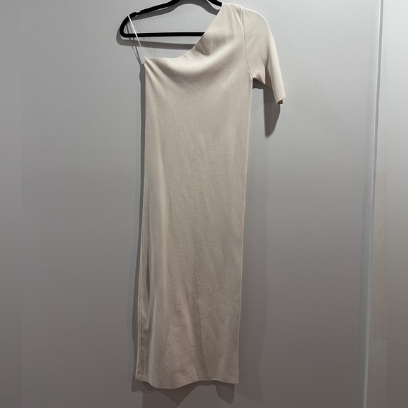 Zara off the shoulder dress - Picture 3 of 5